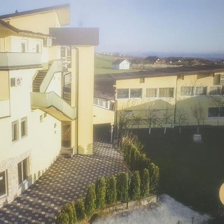 Gold Apartmani Kozarac Ngoại thất bức ảnh
