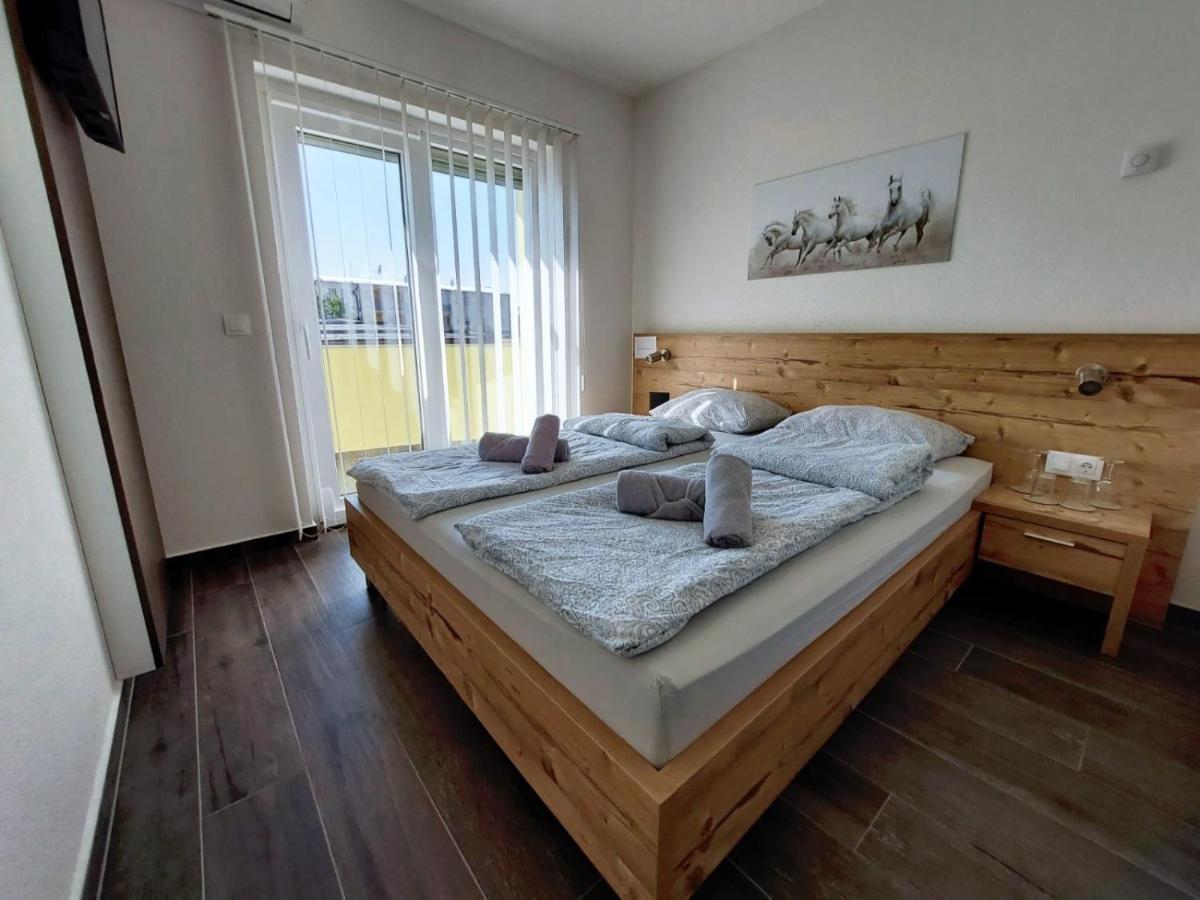 Gold Apartmani Kozarac Ngoại thất bức ảnh